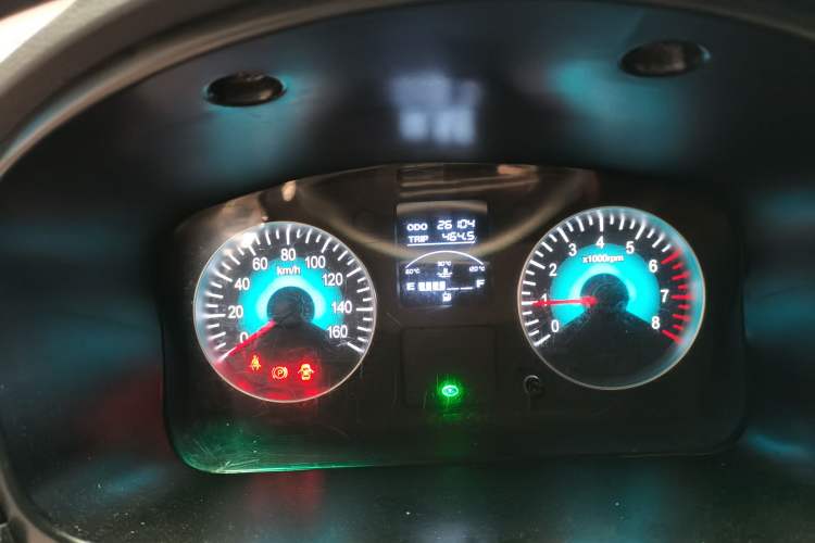 Used Jinbei New Hiace X30L CNG 2023 70L CNG Wealth Edition Coach 6/7-Seater Central Air-Conditioned Version SWCC15M Odometer Close Up