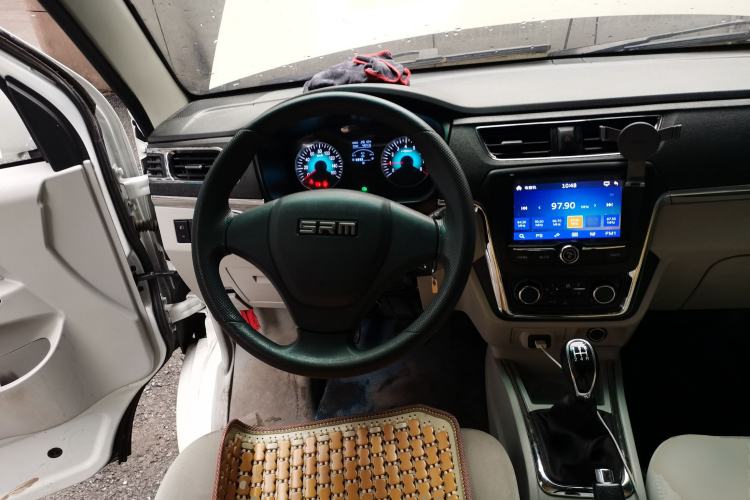 Used Jinbei New Hiace X30L CNG 2023 70L CNG Wealth Edition Coach 6/7-Seater Central Air-Conditioned Version SWCC15M Steering Wheel