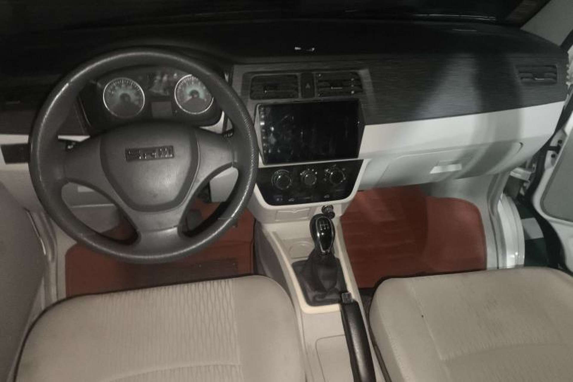 Used Jinbei New Hiace X30L CNG 2023 100L CNG Wealth Edition Bus 6/7 Seats No Air Conditioning SWCC15M Center Console