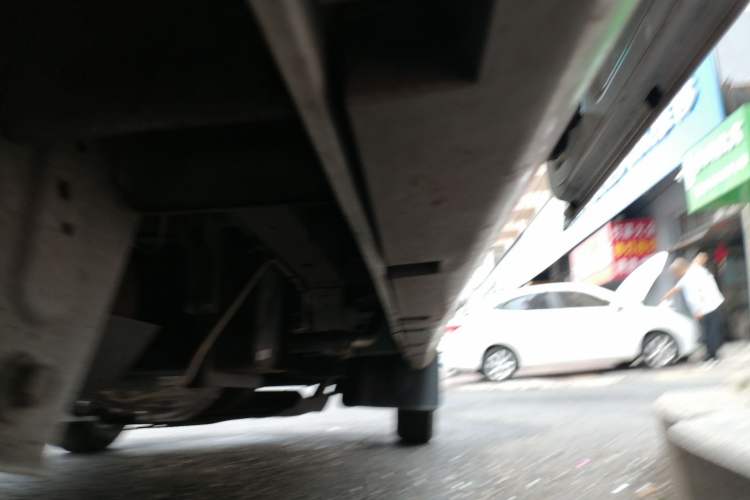 Used Jinbei New Hiace X30L CNG 2023 100L CNG Wealth Edition Bus 6/7 Seats No Air Conditioning SWCC15M Chassis Rear Right