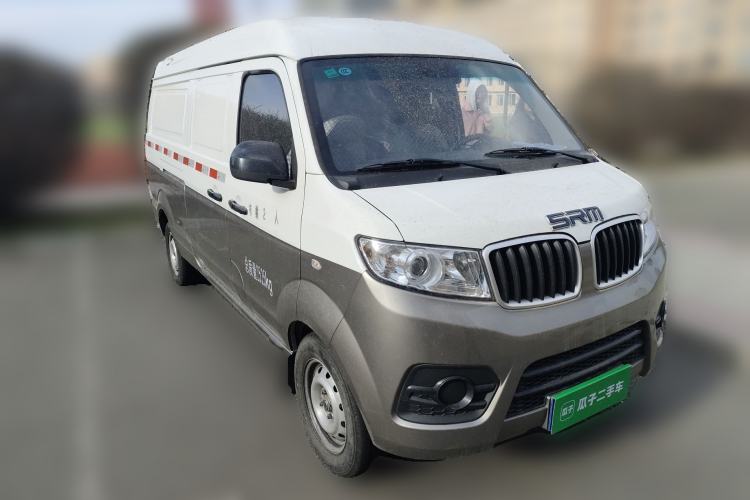 Used Jinbei New Hiace X30L CNG 2023 100L CNG Wealth Edition Van 2/5-Seater Air-Conditioned Model SWCC15M Front Right 45 Deg