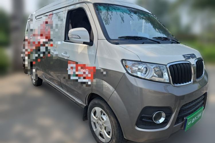 Used Jinbei New Hiace X30L CNG 2023 100L CNG Wealth Edition Van 2/5-Seater Air-Conditioned Model SWCC15M Front Right 45 Deg