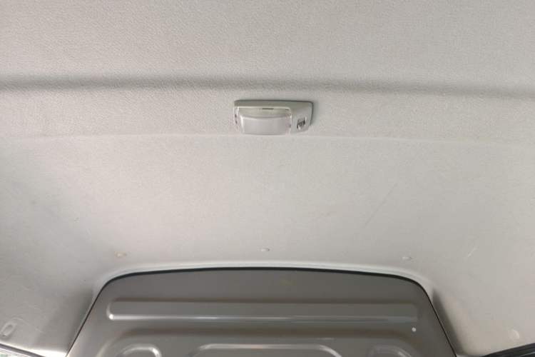 Used Jinbei New Hiace X30L CNG 2023 70L CNG Van 2/5 Seats Air-Conditioned Version Headliner