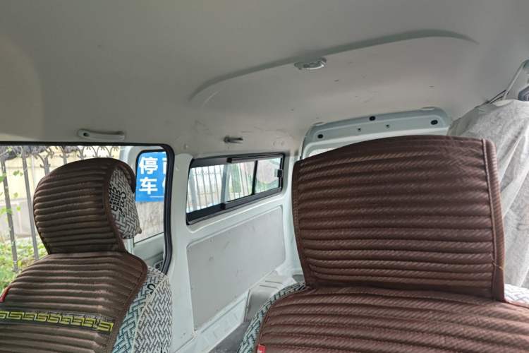 Used Jinbei New Hiace X30L CNG 2023 100L CNG Wealth Edition Bus 6/7-Seater Central Air-Conditioned Model SWCC15M Headliner