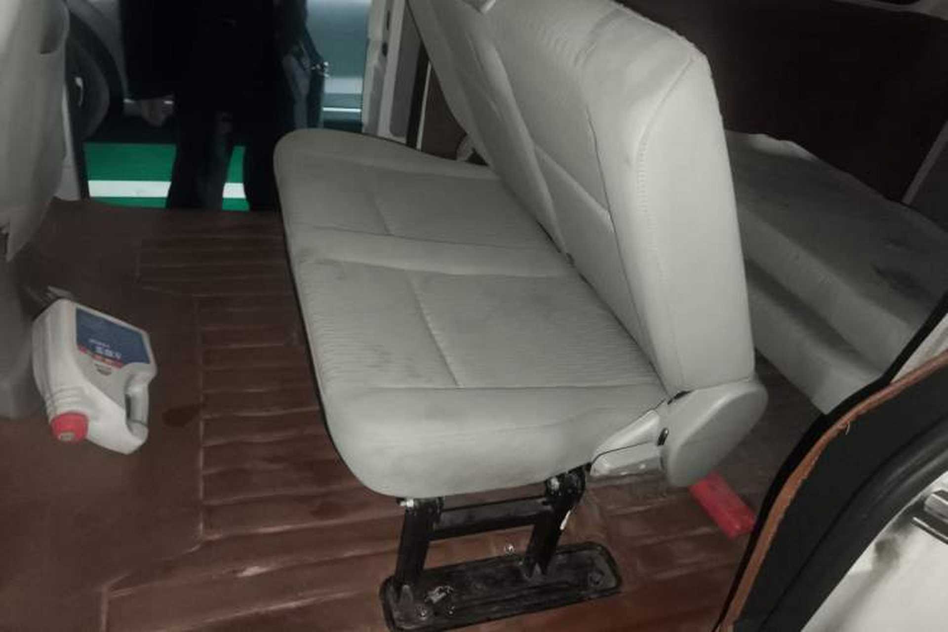 Used Jinbei New Hiace X30L CNG 2023 100L CNG Wealth Edition Bus 6/7 Seats No Air Conditioning SWCC15M Left Rear Seat