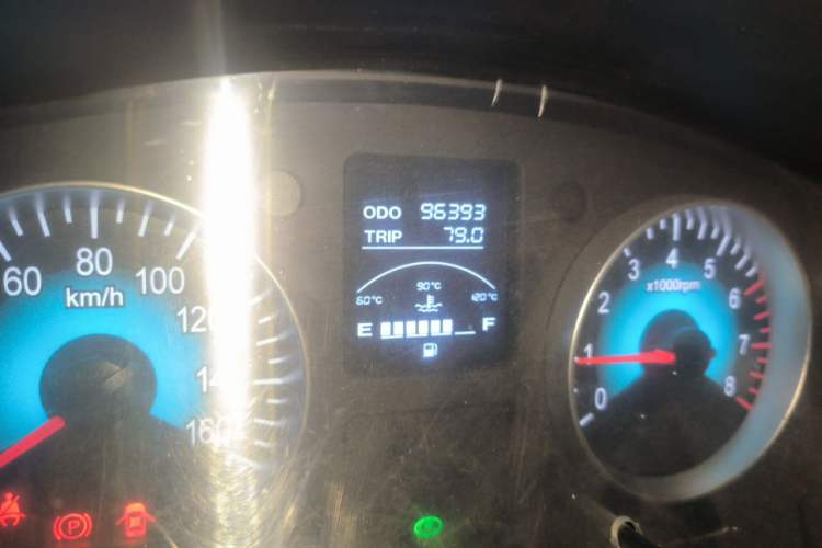 Used Jinbei New Hiace X30L CNG 2023 100L CNG Wealth Edition Bus 6/7 Seats No Air Conditioning SWCC15M Odometer Close Up