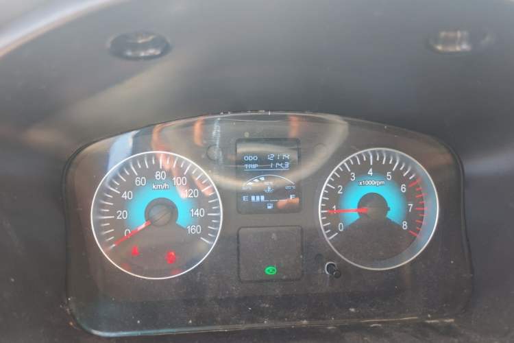 Used Jinbei New Hiace X30L CNG 2023 100L CNG Wealth Edition Bus 6/7-Seater Central Air-Conditioned Model SWCC15M Odometer Close Up