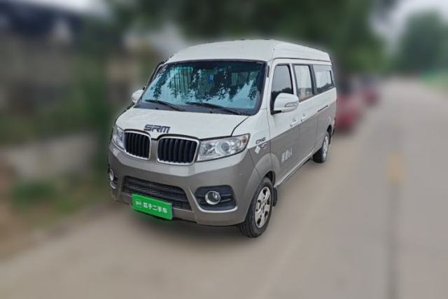Used Jinbei New Hiace X30L CNG 2023 100L CNG Wealth Edition Bus 6/7-Seater Central Air-Conditioned Model SWCC15M