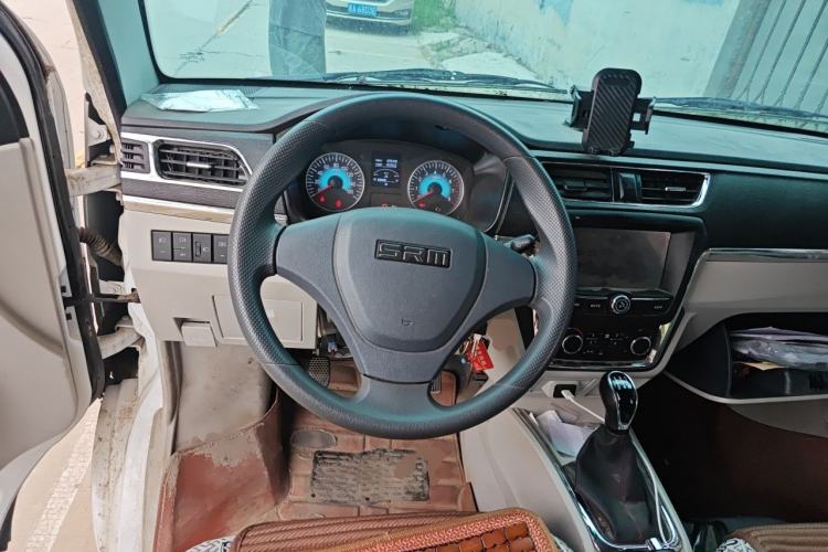 Used Jinbei New Hiace X30L CNG 2023 100L CNG Wealth Edition Bus 6/7-Seater Central Air-Conditioned Model SWCC15M Steering Wheel
