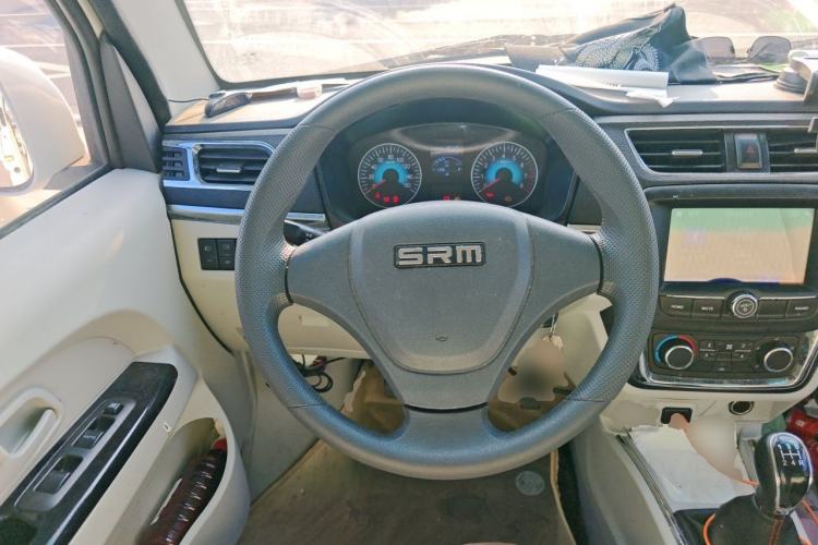 Used Jinbei New Hiace X30L CNG 2023 100L CNG Wealth Edition Bus 6/7-Seater Central Air-Conditioned Model SWCC15M Steering Wheel