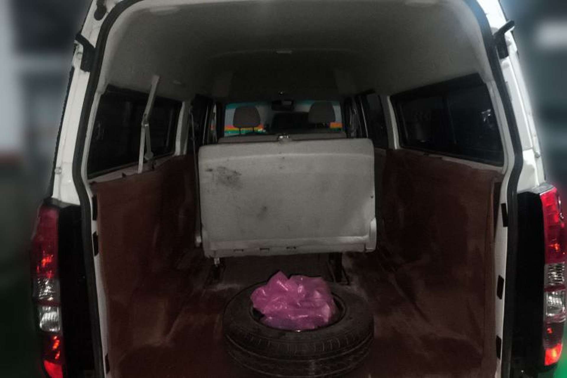 Used Jinbei New Hiace X30L CNG 2023 100L CNG Wealth Edition Bus 6/7 Seats No Air Conditioning SWCC15M Trunk