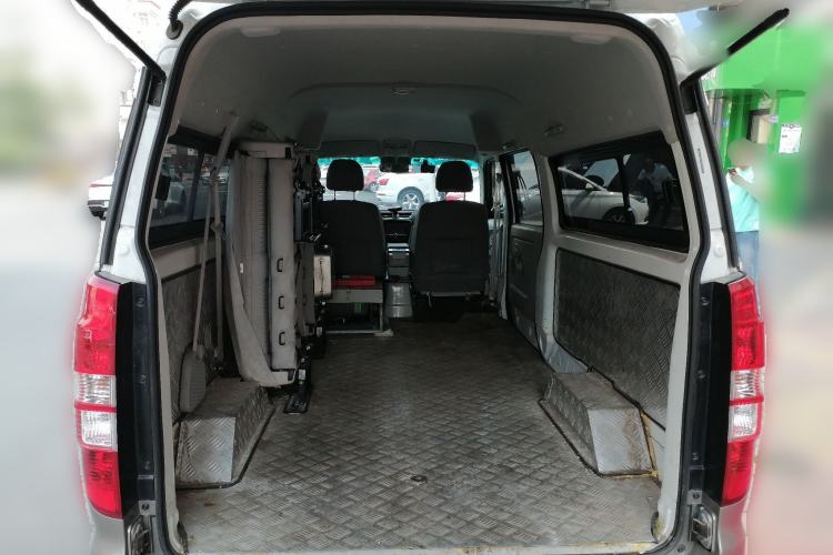 Used Jinbei New Hiace X30L CNG 2023 100L CNG Wealth Edition Bus 6/7 Seats No Air Conditioning SWCC15M Trunk