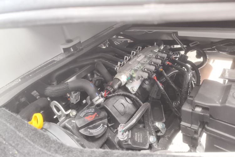 Used Jinbei New Hiace X30L CNG 2025 120L Champion Edition Bus with Central Air Conditioning 6/7 Seats Engine Bay Right