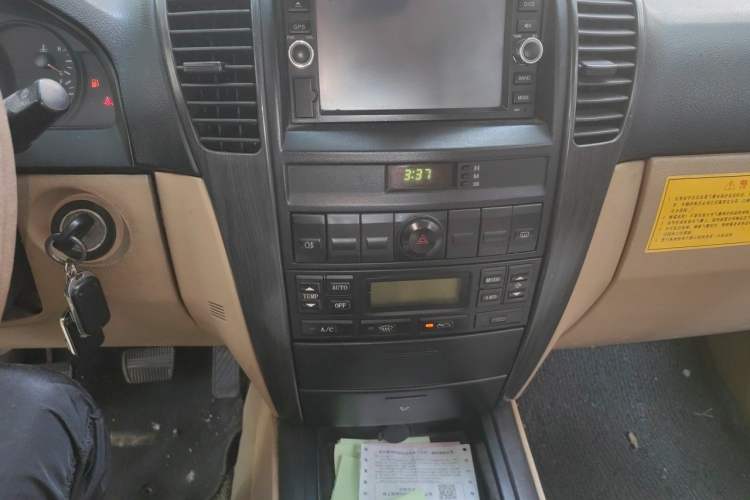 Used Jinbei S50 2011 2.4L Manual 4x4 Comfort Edition Audio And AC Panel