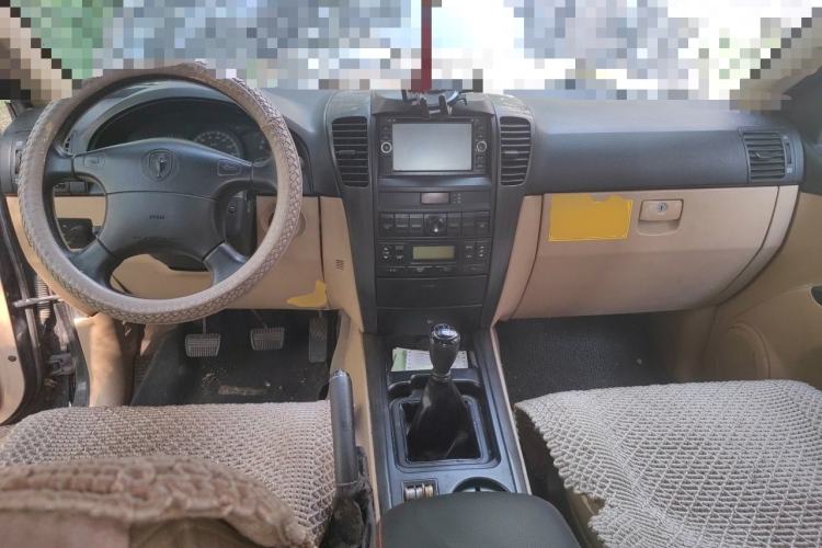 Used Jinbei S50 2011 2.4L Manual 4x4 Comfort Edition Center Console