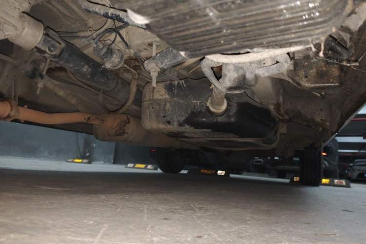 Used Jinbei S50 2011 2.0L Manual Two-Wheel Drive Standard Version Chassis Front Left