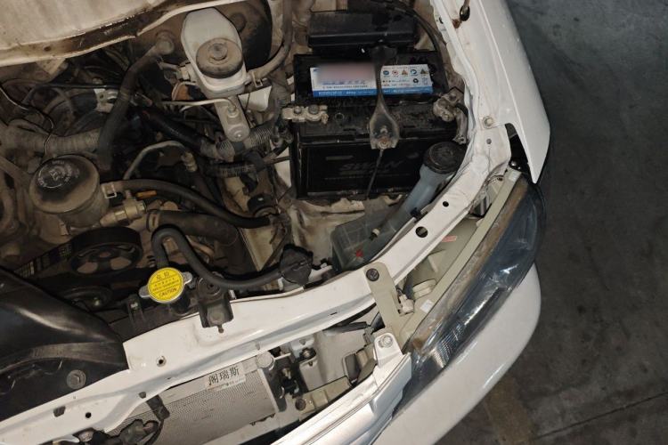 Used Jinbei S50 2011 2.0L Manual Two-Wheel Drive Standard Version Engine Bay Left