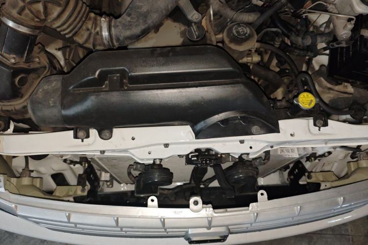 Used Jinbei S50 2011 2.0L Manual Two-Wheel Drive Standard Version Engine Bay