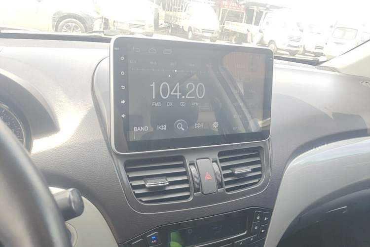 Used Jinbei S70 2017 1.5T Fashion Edition 5-seater Audio And AC Panel