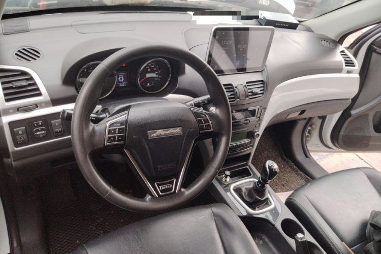 Used Jinbei S70 2017 1.5T Trendy Edition 5 Seats Center Console