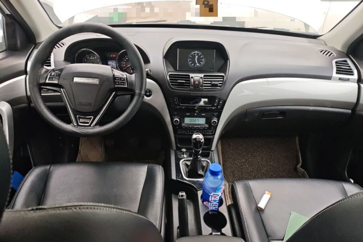 Used Jinbei S70 2017 1.5T Excellence Edition 5 Seats Center Console