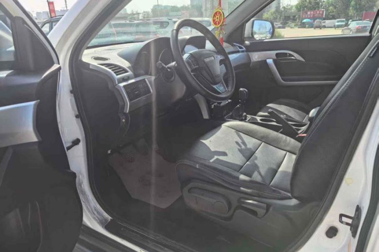 Used Jinbei S70 2017 1.5T Flagship Edition 5-seater Interior 3
