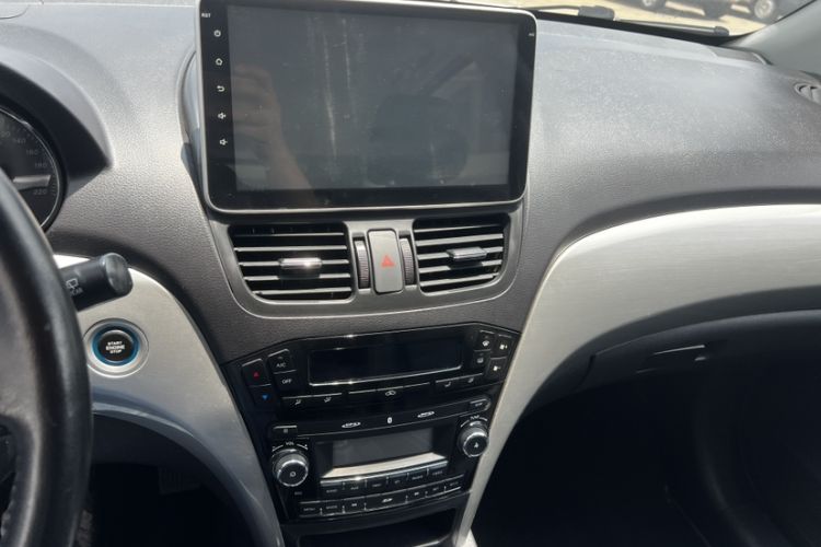 Used Jinbei S70 2017 1.5T Fashion Edition 5-seater Interior 3