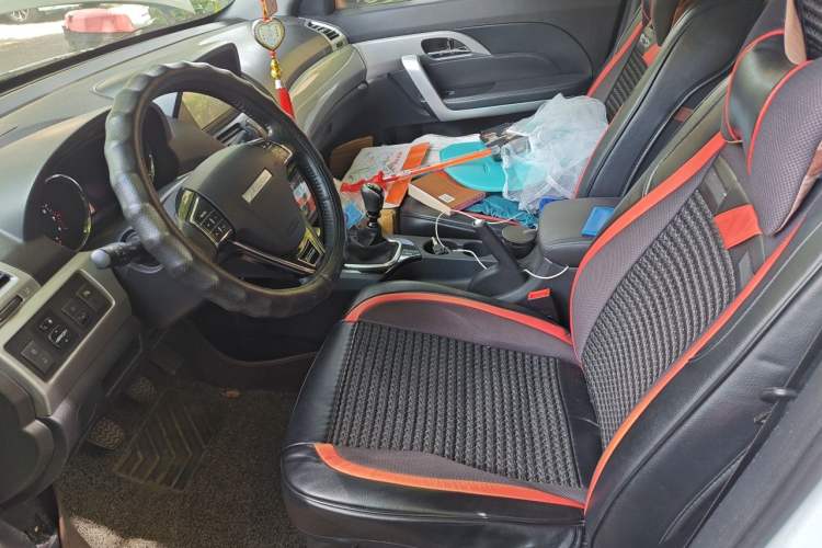 Used Jinbei S70 2017 1.5T Excellence Edition 5 Seats Left Front Seat