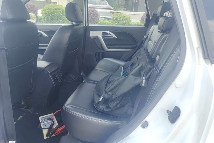 Used Jinbei S70 2017 1.5T Fashion Edition 5-seater Left Rear Seat