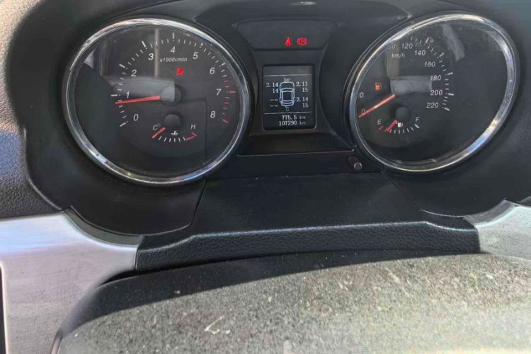 Used Jinbei S70 2017 1.5T Flagship Edition 5-seater Odometer Close Up