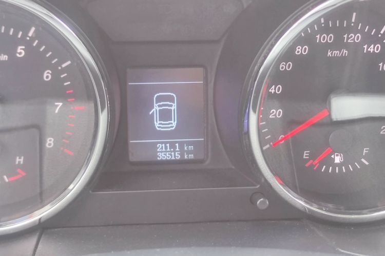 Used Jinbei S70 2017 1.5T Fashion Edition 5-seater Odometer Close Up