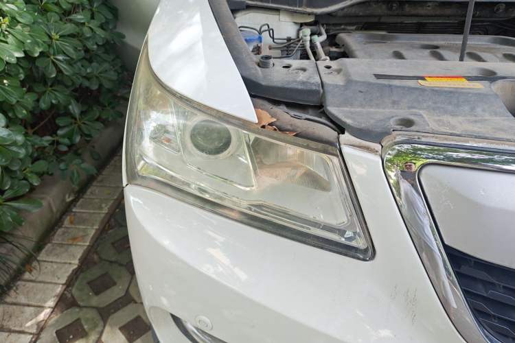 Used Jinbei S70 2017 1.5T Excellence Edition 5 Seats Right Front Headlight