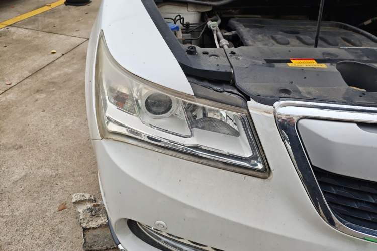 Used Jinbei S70 2017 1.5T Excellence Edition 5 Seats Right Front Headlight
