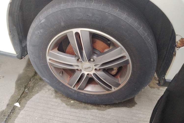 Used Jinbei S70 2017 1.5T Trendy Edition 5 Seats Right Front Wheel Hub