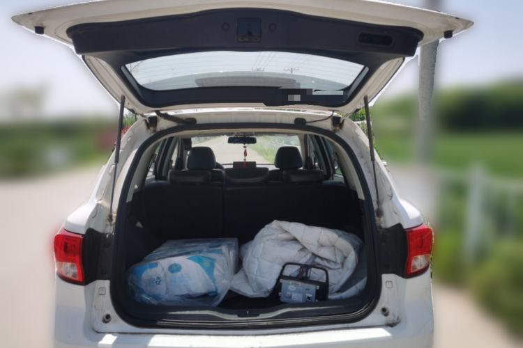 Used Jinbei S70 2017 1.5T Fashion Edition 5-seater Trunk
