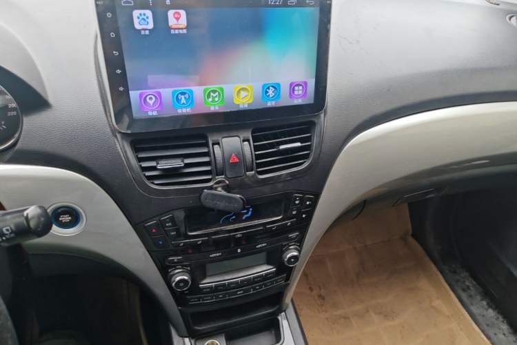 Used Jinbei S70 2017 1.5T Excellence Edition 5 Seats Audio And AC Panel