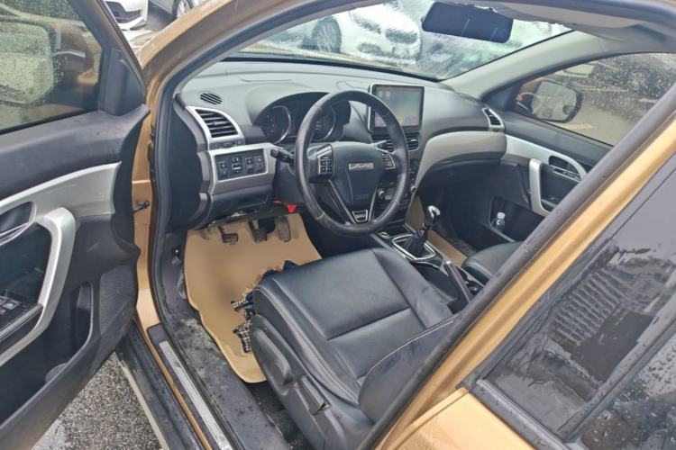 Used Jinbei S70 2017 1.5T Excellence Edition 5 Seats Driver Seat