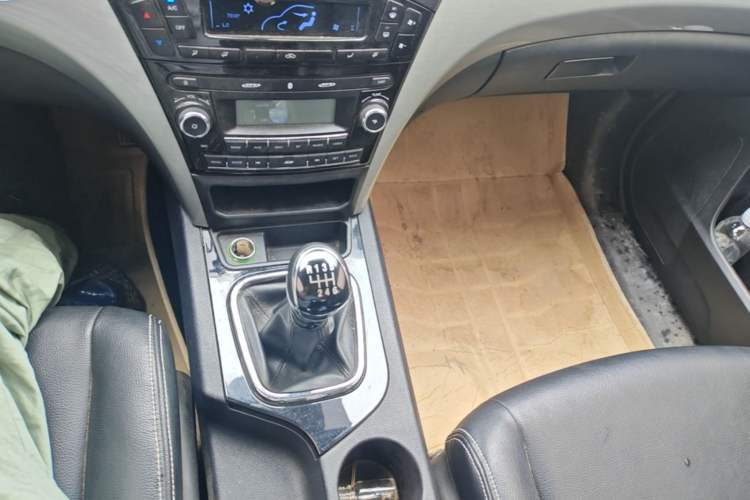 Used Jinbei S70 2017 1.5T Excellence Edition 5 Seats Gear Lever