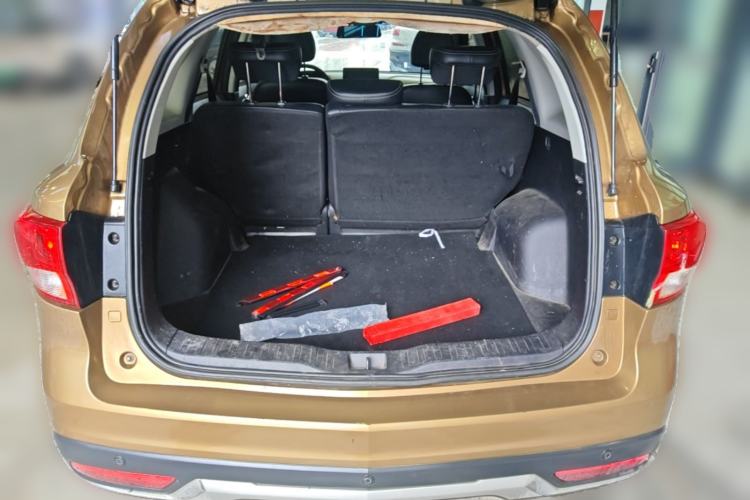 Used Jinbei S70 2017 1.5T Excellence Edition 5 Seats Trunk