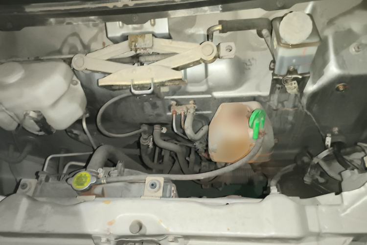 Used Jinbei Starfish A7 2011 1.0L Special Offer DL465Q3 Engine Bay