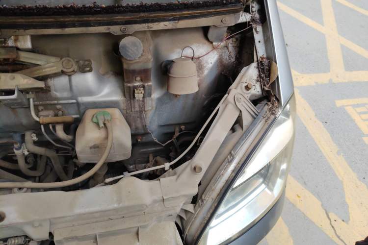 Used Jinbei Starfish A7 2011 1.0L Special Offer DL465Q3 Engine Bay Left