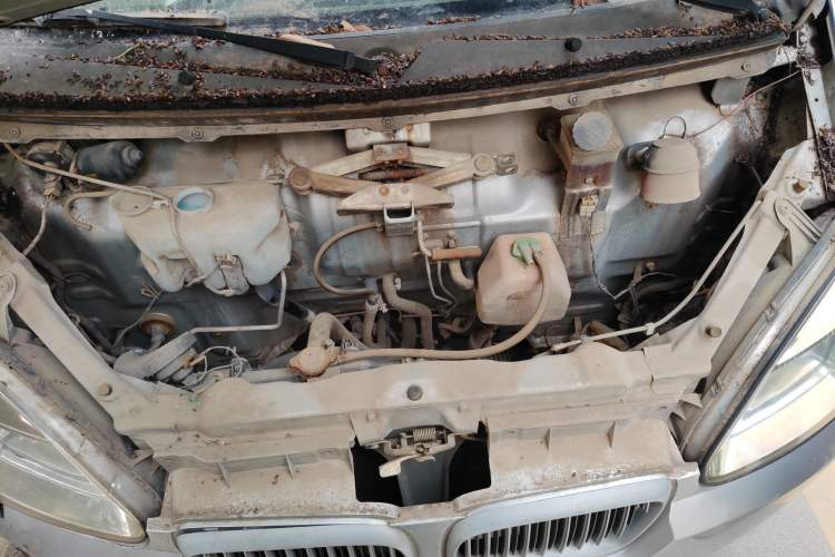 Used Jinbei Starfish A7 2011 1.0L Special Offer DL465Q3 Engine Bay