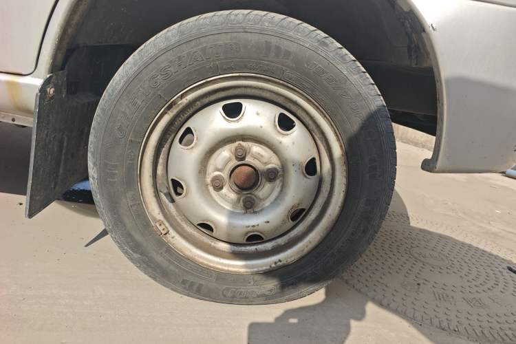 Used Jinbei Starfish A7 2011 1.0L Special Offer DL465Q3 Right Front Wheel Hub