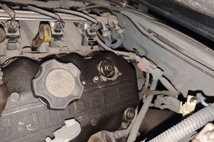 Used Jinbei Starfish A9 2011 1.0L Standard Edition Engine Bay Left