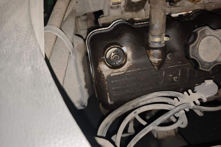 Used Jinbei Starfish A9 2011 1.0L Standard Edition Engine Bay Right