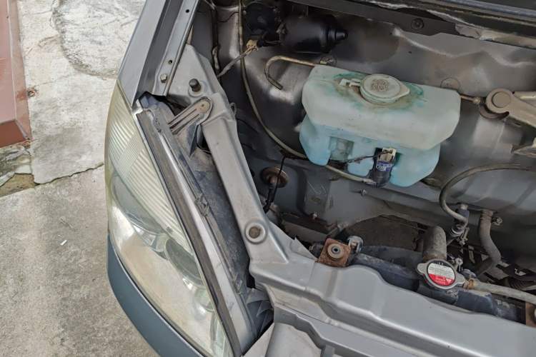 Used Jinbei Starfish A9 2011 1.0L Standard Edition Engine Bay Right