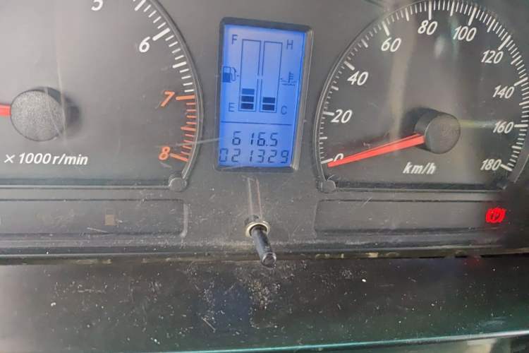 Used Jinbei Starfish A9 2011 1.0L Standard Edition Odometer Close Up
