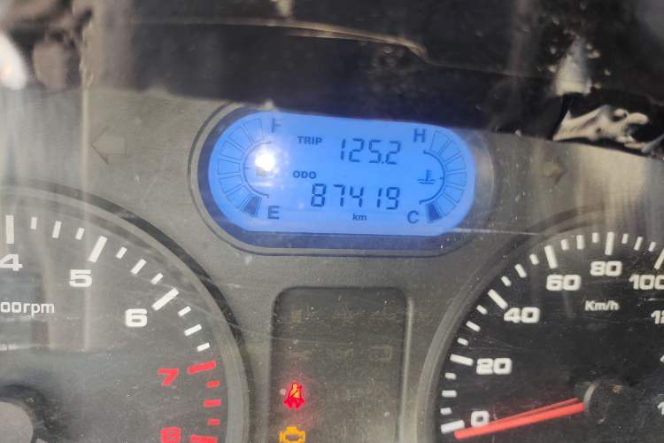 Used Jinbei Starfish A9 2011 1.0L Standard Edition Odometer Close Up