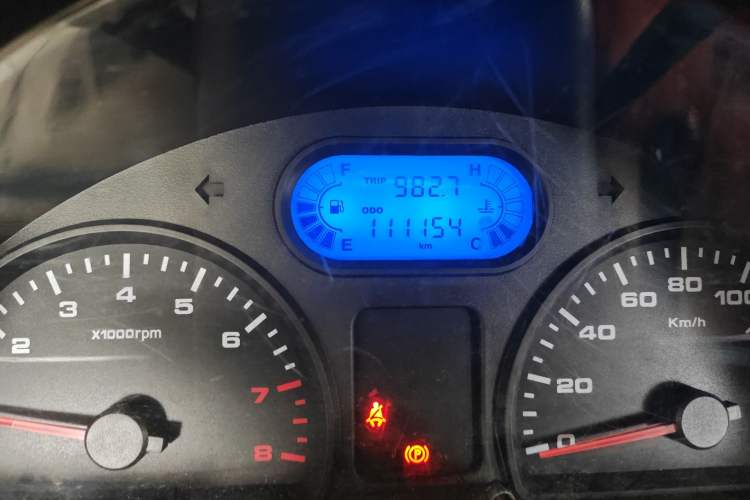 Used Jinbei Starfish A9 2011 1.0L Standard Edition Odometer Close Up