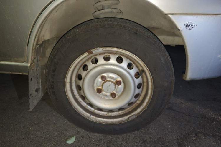 Used Jinbei Starfish A9 2011 1.0L Standard Edition Right Front Wheel Hub